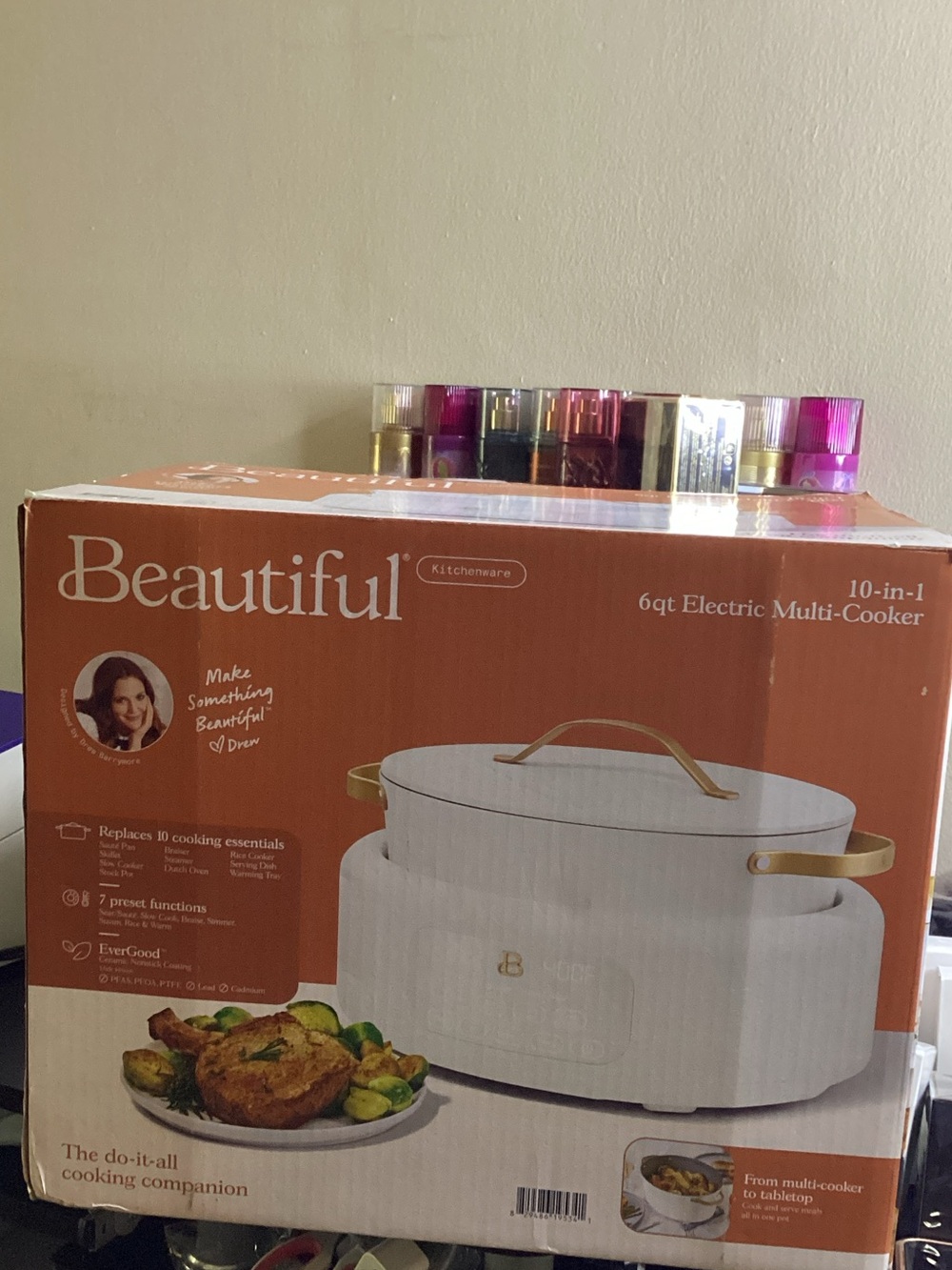 Beautiful 6qt Electric Multi-Cooker in White with Gold Accents